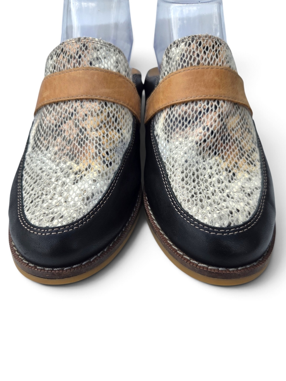 Taos Footwear Royal ROY-14015 Leather Snakeskin Embossed Mules Shoes Black Sz 9 - Picture 5 of 13